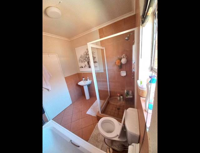 2 BEDROOM APARTMENT FOR SALE IN ALBERTSDAL